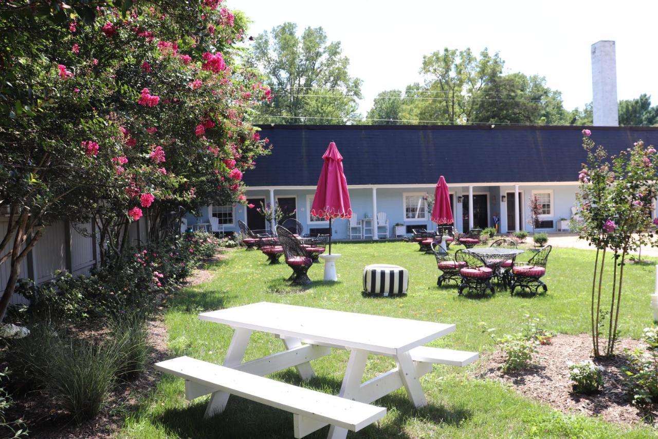The Chesapeake Inn Urbanna 外观 照片